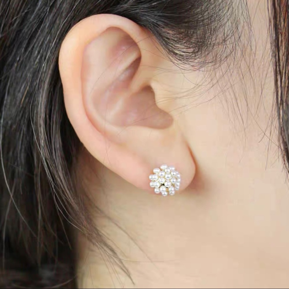 💫Minimalistic Pearly Stud Earring💫 - Picture 4 of 4